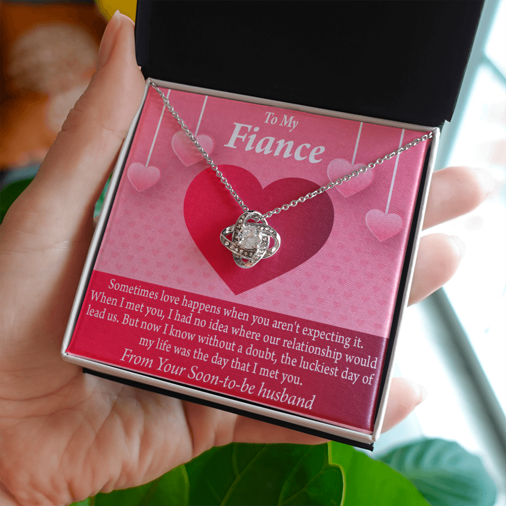 To My Fiancee I'm Lucky To Have Met You Infinity Knot Necklace Message Card-Express Your Love Gifts