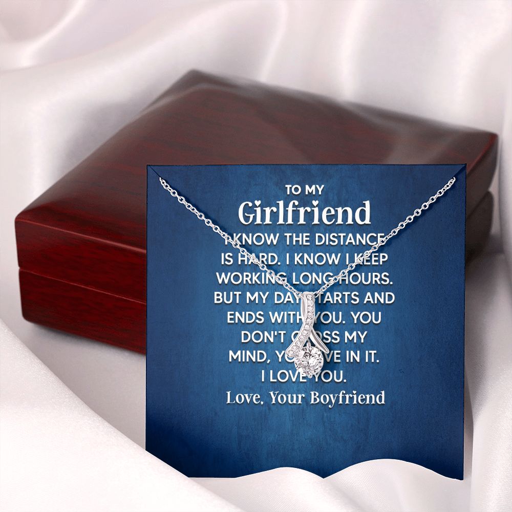 To My Girlfriend I Know the Distance is Hard Alluring Ribbon Necklace Message Card-Express Your Love Gifts