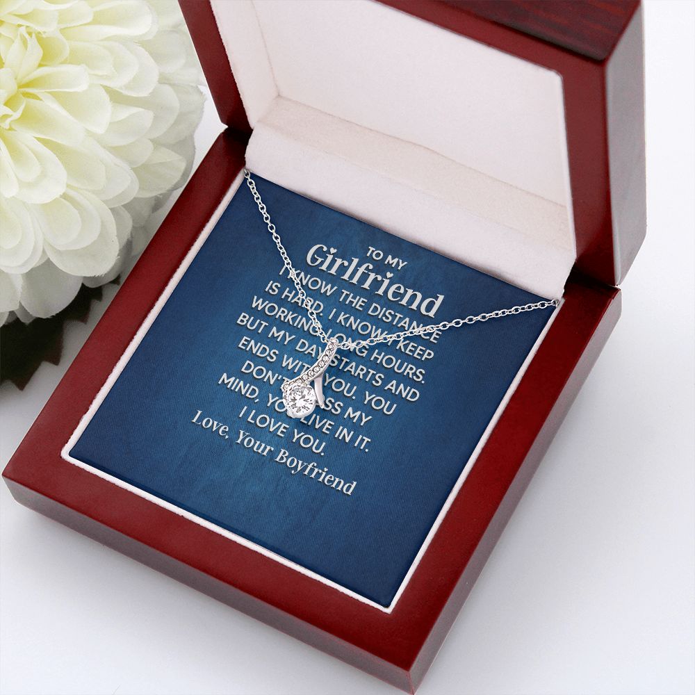 To My Girlfriend I Know the Distance is Hard Alluring Ribbon Necklace Message Card-Express Your Love Gifts