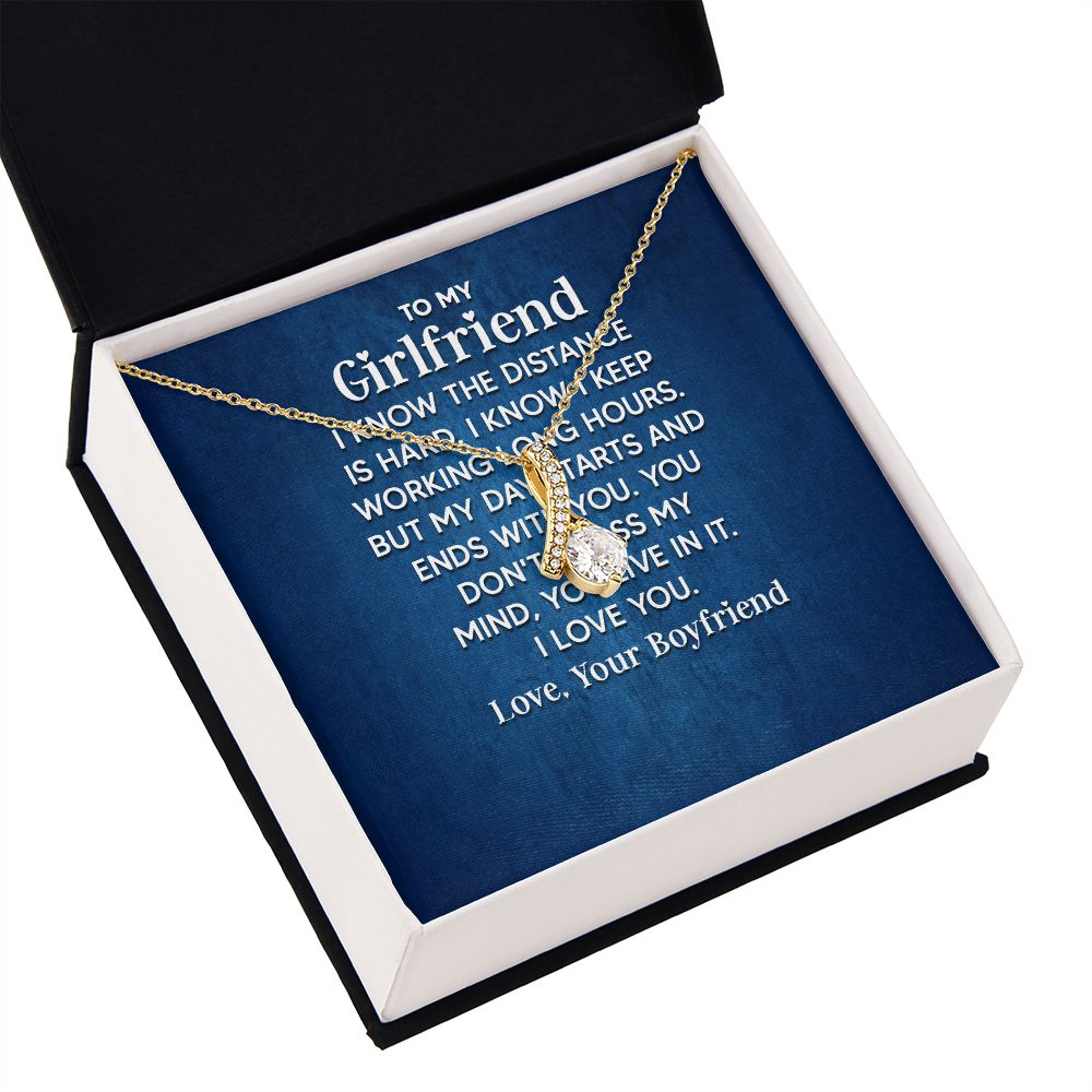 To My Girlfriend I Know the Distance is Hard Alluring Ribbon Necklace Message Card-Express Your Love Gifts