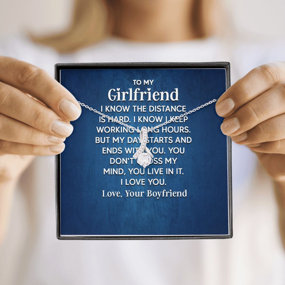 To My Girlfriend I Know the Distance is Hard Alluring Ribbon Necklace Message Card-Express Your Love Gifts